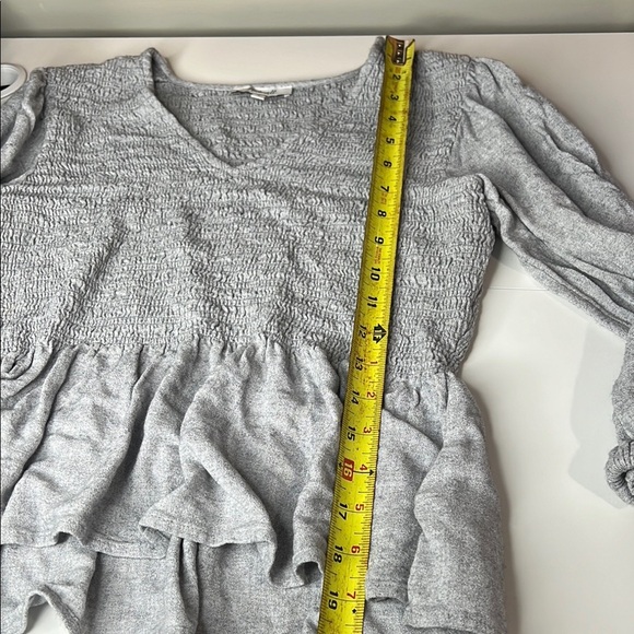 Madewell Wool Blend Gray V-Neck Smocked Top Small - Picture 8 of 8